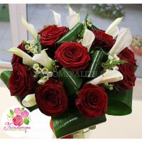 Букет с розами и каллами