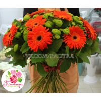 Букет с герберами и хризантемами