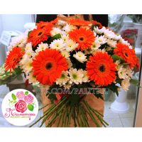 Букет с хризантемами и герберами