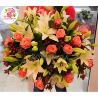 Букет с лилиями и розами
