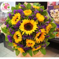 Букет из 15 подсолнухов и статицы