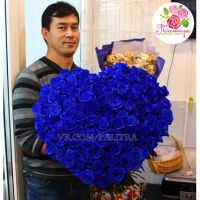 Сердце из 101 синей розы (80см)