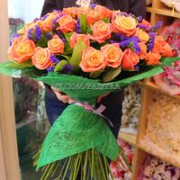 51 персиковая роза + статица