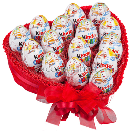 Сердечко с 15 киндер-сюрпризами красное